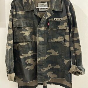 NWOT Levi’s Strauss & Co. Women’s Cotton Camo Jacket Large